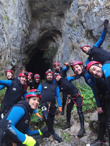 Hacer espeleobarranquismo en Cueva de Valporquero Léon